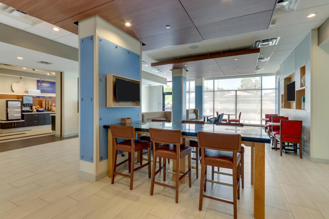 Holiday Inn Express - Wilmington - Porters Neck By Ihg Eksteriør bilde