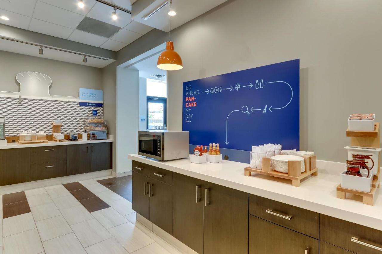 Holiday Inn Express - Wilmington - Porters Neck By Ihg Eksteriør bilde