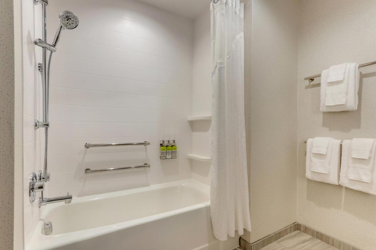Holiday Inn Express - Wilmington - Porters Neck By Ihg Eksteriør bilde